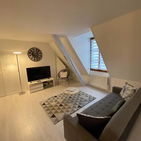 Appartement Quai 65, 3 Pièces Sur Le Port, à 250 M De La Rue Piétonne Et De La Dieppe